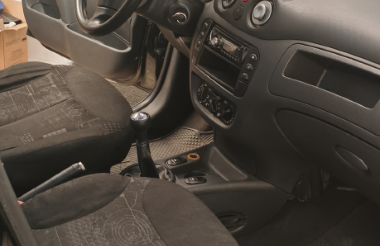 Citroën C3 GLX 1.4 8V (flex) - Foto #2