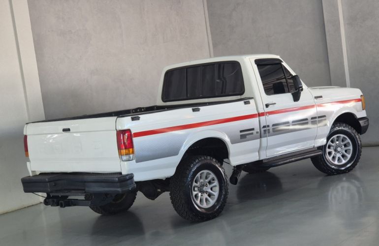 Ford F1000 Super 3.9 (Cab Simples) - Foto #3