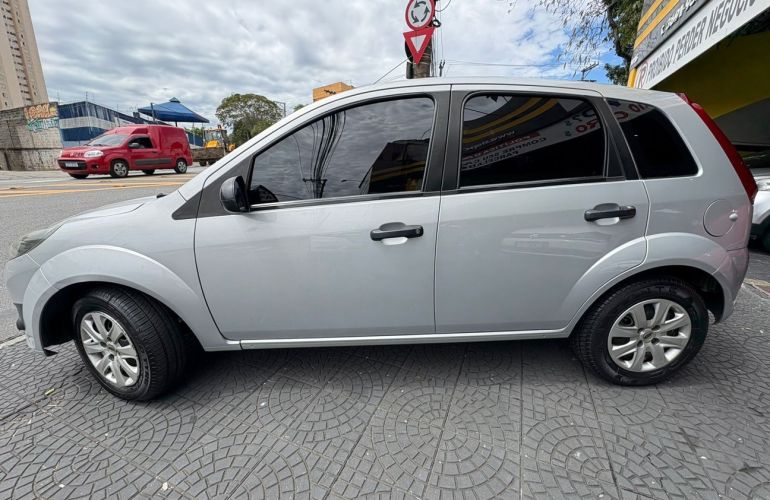 Ford Fiesta 1.6 Rocam Hatch 8v - Foto #5