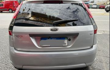 Ford Fiesta 1.6 Rocam Hatch 8v - Foto #6