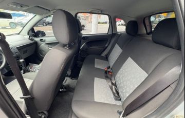 Ford Fiesta 1.6 Rocam Hatch 8v - Foto #8