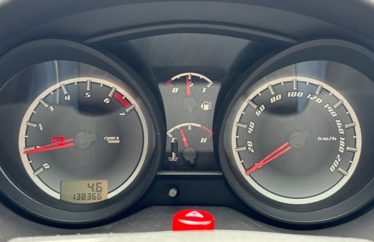 Ford Fiesta 1.6 Rocam Hatch 8v - Foto #9