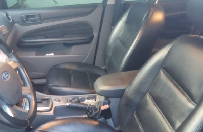 Ford Focus Sedan GLX 2.0 16V (Flex) - Foto #2