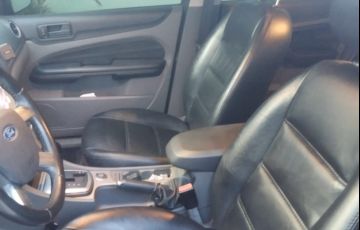 Ford Focus Sedan GLX 2.0 16V (Flex) - Foto #2