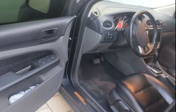 Ford Focus Sedan GLX 2.0 16V (Flex) - Foto #6