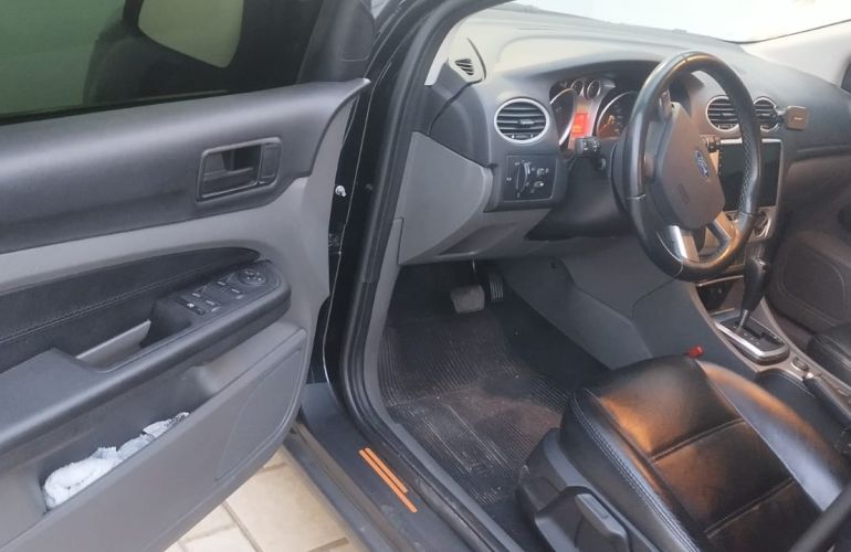 Ford Focus Sedan GLX 2.0 16V (Flex) - Foto #10