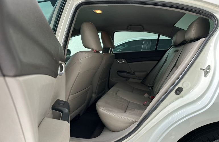 Honda Civic 1.8 Lxl 16v - Foto #8