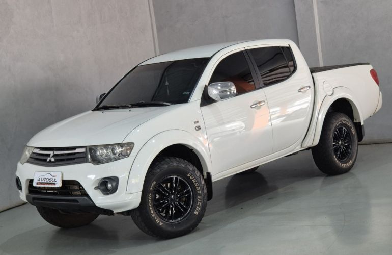 Mitsubishi L 200 Triton HPE 4x4 3.2 (aut) (cab. dupla) - Foto #2