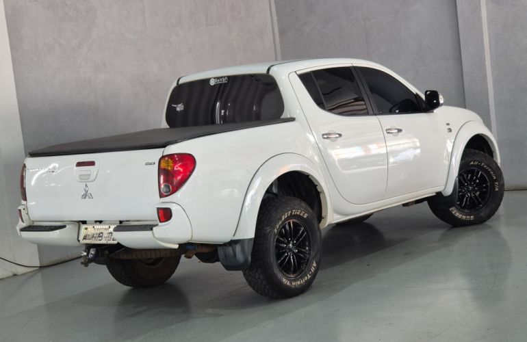 Mitsubishi L 200 Triton HPE 4x4 3.2 (aut) (cab. dupla) - Foto #4