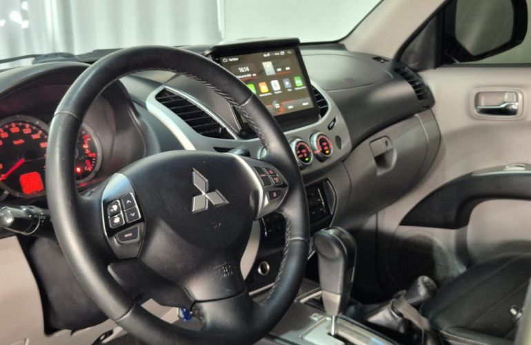 Mitsubishi L 200 Triton HPE 4x4 3.2 (aut) (cab. dupla) - Foto #5