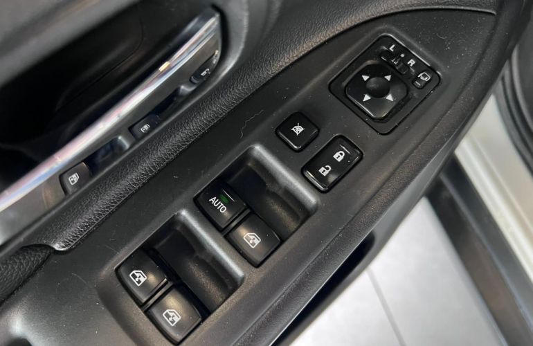 Mitsubishi Outlander 2.2 4x4 16v - Foto #6