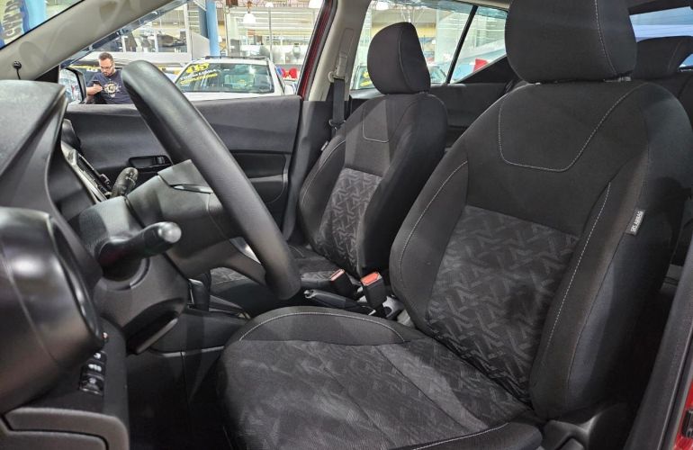 Nissan Kicks 1.6 16V Active - Foto #2