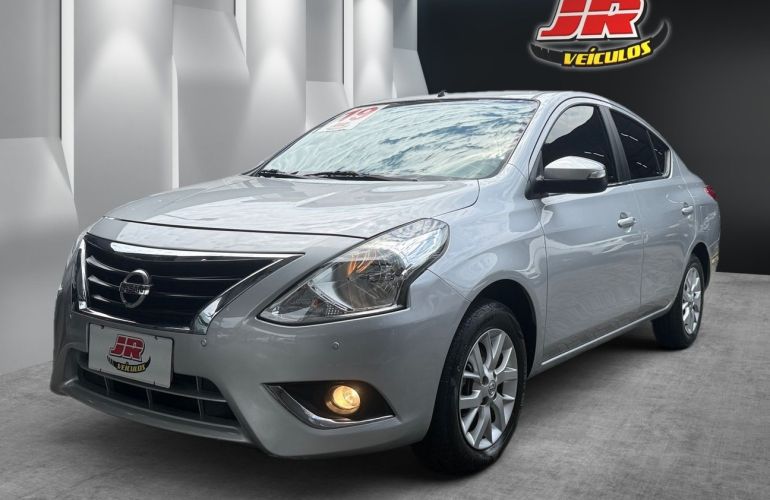 Nissan Versa 1.6 16V SV - Foto #1