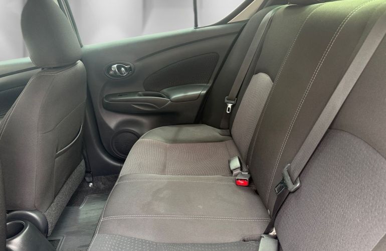 Nissan Versa 1.6 16V SV - Foto #9