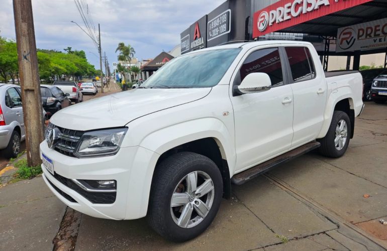Volkswagen Amarok 2.0 TDi CD 4x4 Highline (Aut) - Foto #1