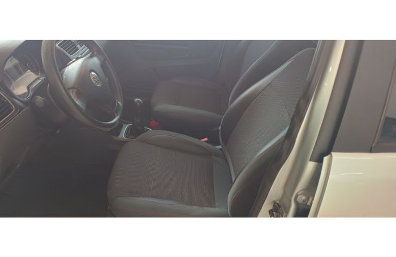 Volkswagen Fox 1.6 VHT Prime (Flex) - Foto #7