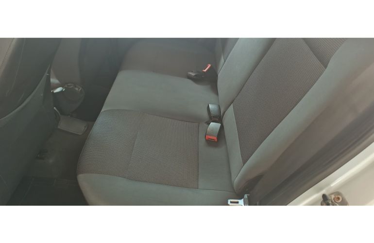 Volkswagen Fox 1.6 VHT Prime (Flex) - Foto #9