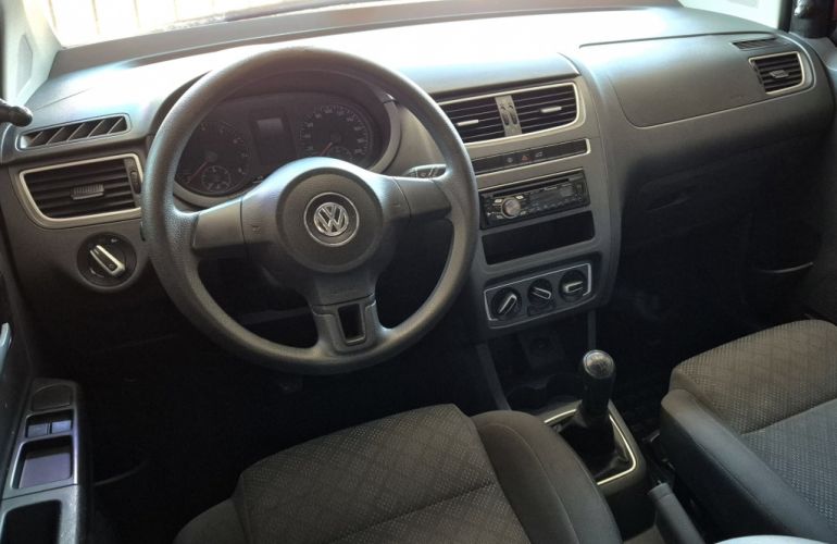 Volkswagen Fox 1.0 8V (Flex) - Foto #6