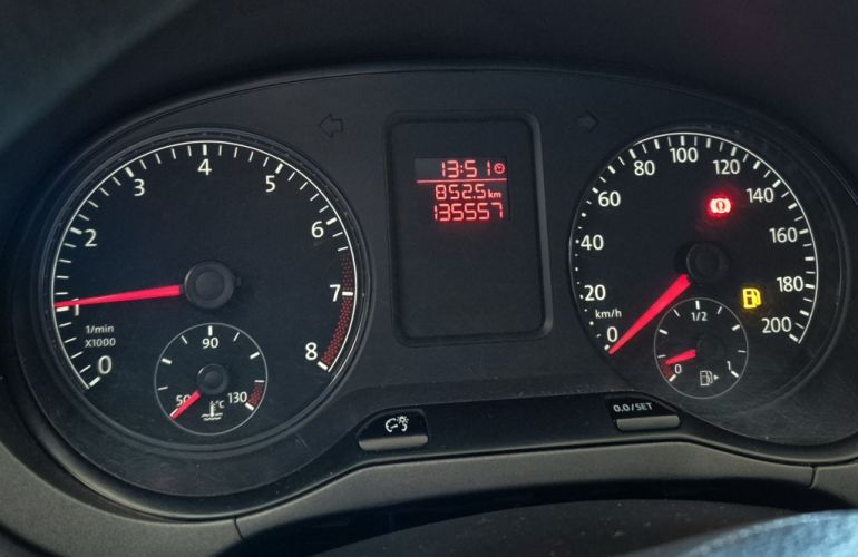 Volkswagen Fox 1.0 8V (Flex) - Foto #10