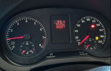 Volkswagen Fox 1.0 8V (Flex) - Foto #10