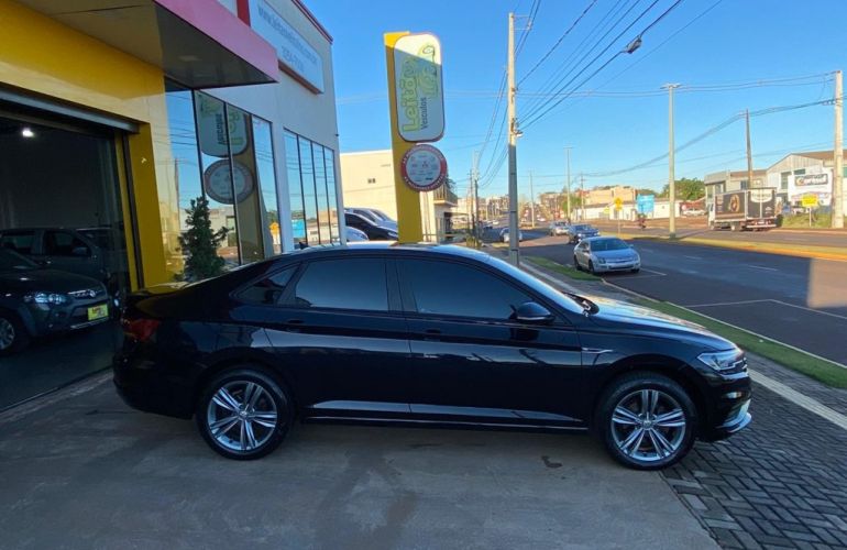 Volkswagen Jetta 1.4 250 TSI R-Line - Foto #4