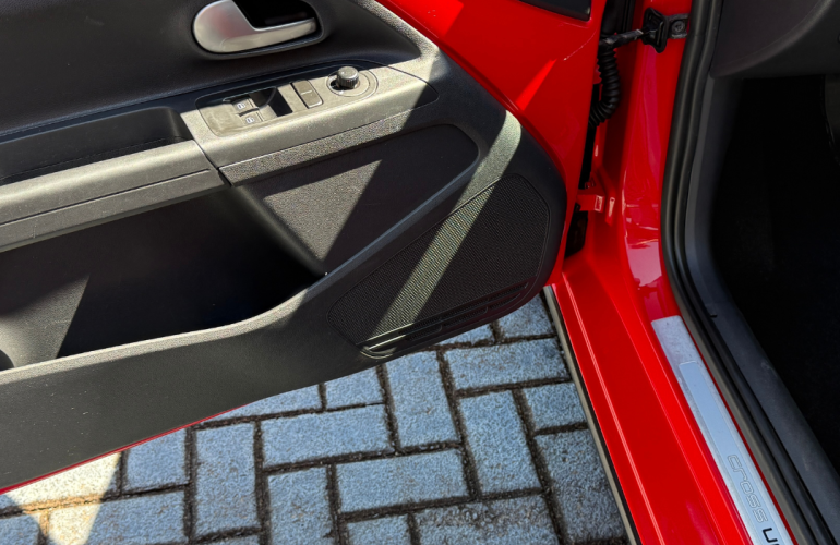 Volkswagen Up! 1.0 12v TSI E-Flex Cross Up! - Foto #7