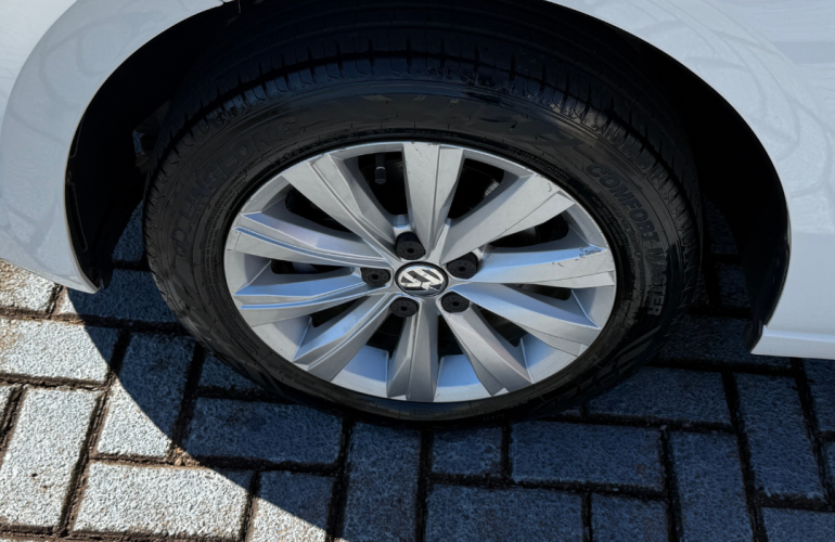 Volkswagen Virtus 1.6 MSI (Flex) - Foto #4