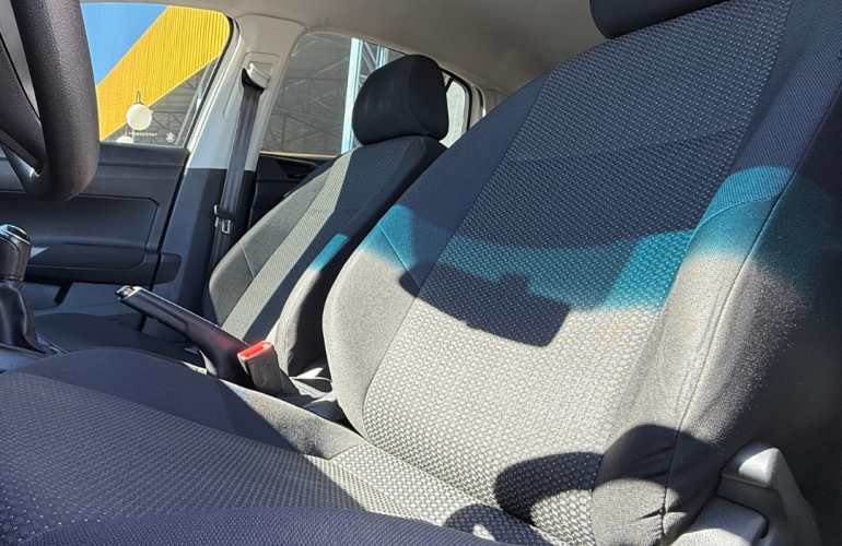 Volkswagen Virtus 1.6 MSI (Flex) - Foto #6