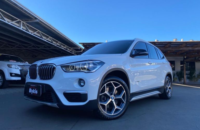 BMW X1 2.0 sDrive20i ActiveFlex - Foto #1
