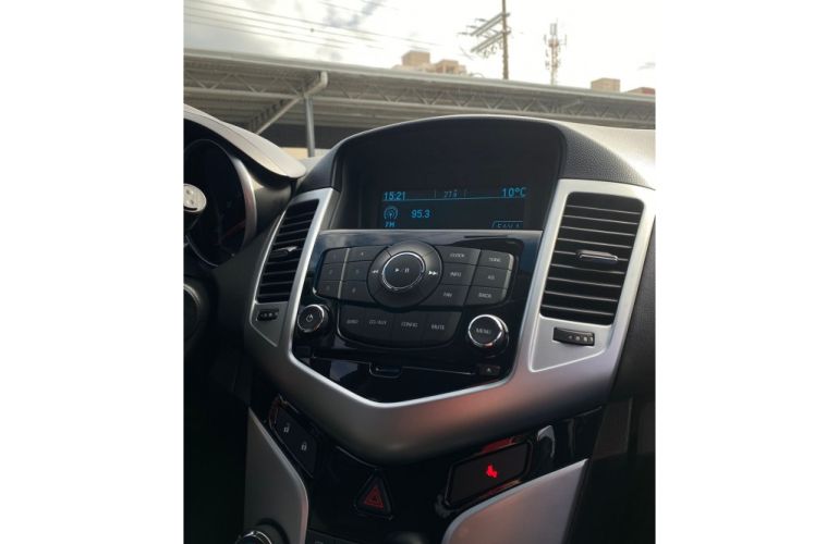 Chevrolet Cruze Sport6 LT 1.8 16V Ecotec (Aut) (Flex) - Foto #9