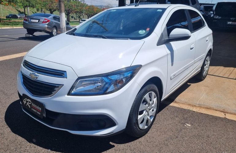 Chevrolet Onix 1.4 MPFi LT 8v - Foto #1