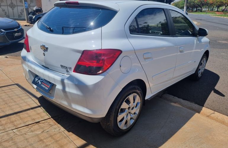 Chevrolet Onix 1.4 MPFi LT 8v - Foto #5