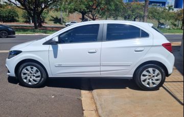 Chevrolet Onix 1.4 MPFi LT 8v - Foto #8