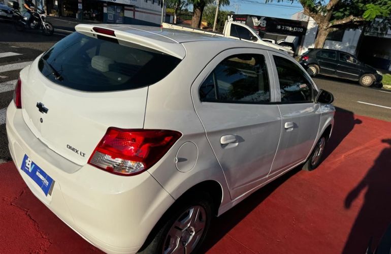 Chevrolet Onix 1.0 MPFi LT 8v - Foto #3