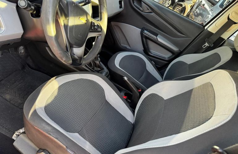 Chevrolet Onix 1.0 MPFi LT 8v - Foto #5