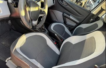 Chevrolet Onix 1.0 MPFi LT 8v - Foto #5