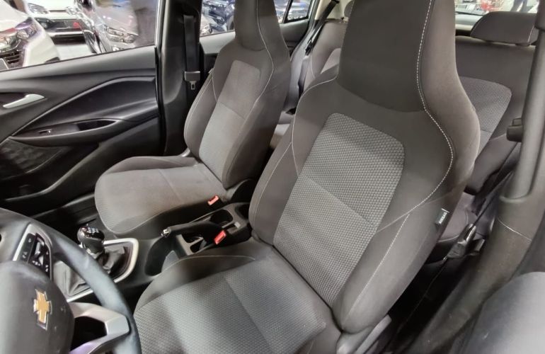 Chevrolet Onix 1.0 LT - Foto #8
