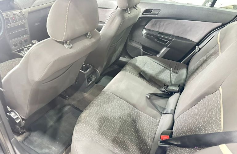 Chevrolet Vectra 2.0 MPFi Expression 8V 140cv Flex 4p Manual - Foto #8