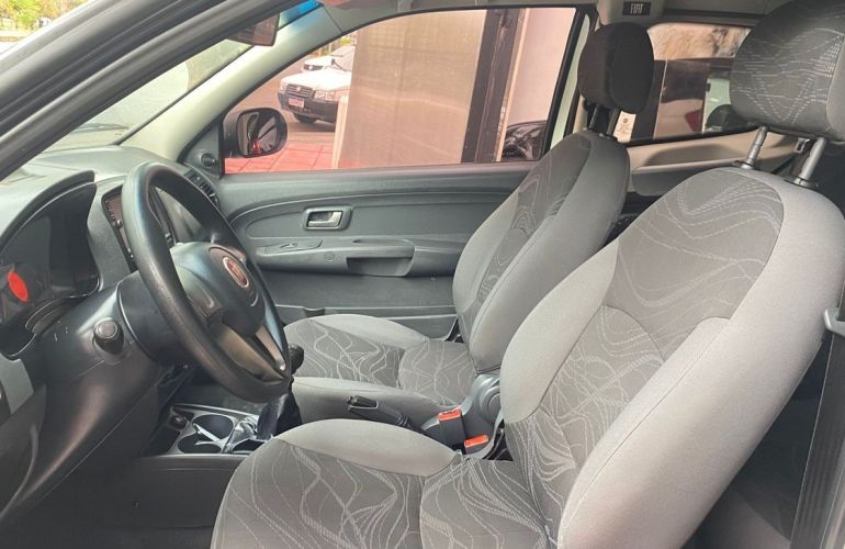 Fiat Strada 1.4 MPi Hard Working CD 8v - Foto #8