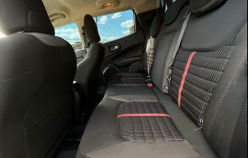 Fiat Toro 1.8 Freedom (Aut) - Foto #9