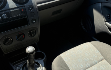 Ford Fiesta Hatch 1.0 - Foto #5