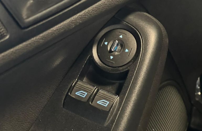 Ford Fiesta 1.5 S Hatch 16v - Foto #10