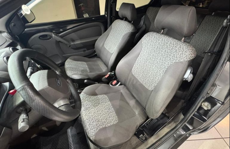 Ford Ka 1.0 MPi 8v - Foto #5