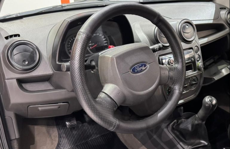 Ford Ka 1.0 MPi 8v - Foto #9