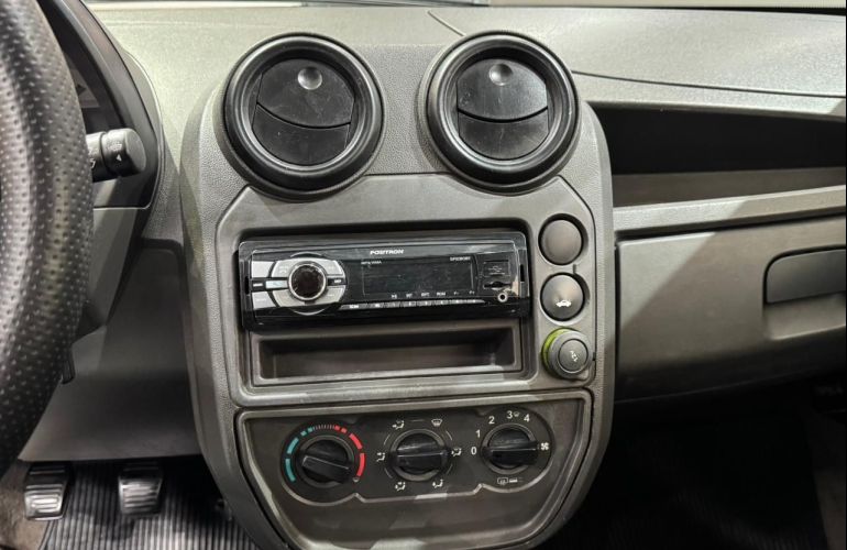 Ford Ka 1.0 MPi 8v - Foto #10