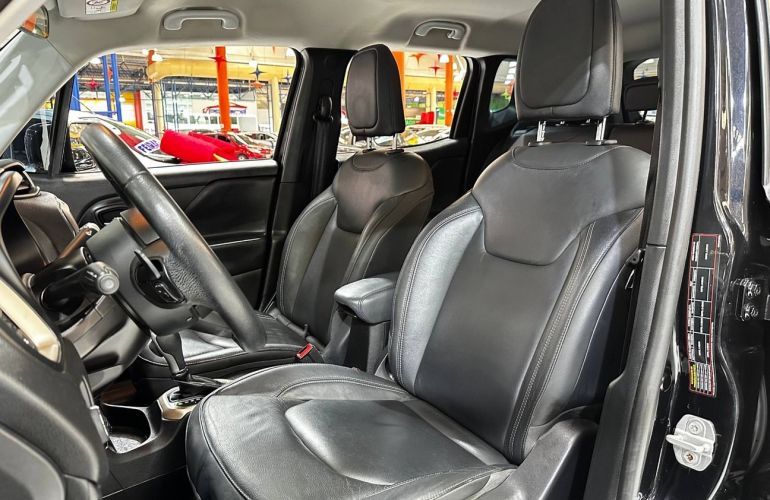 Jeep Renegade 2.0 16V Turbo Longitude 4x4 - Foto #10