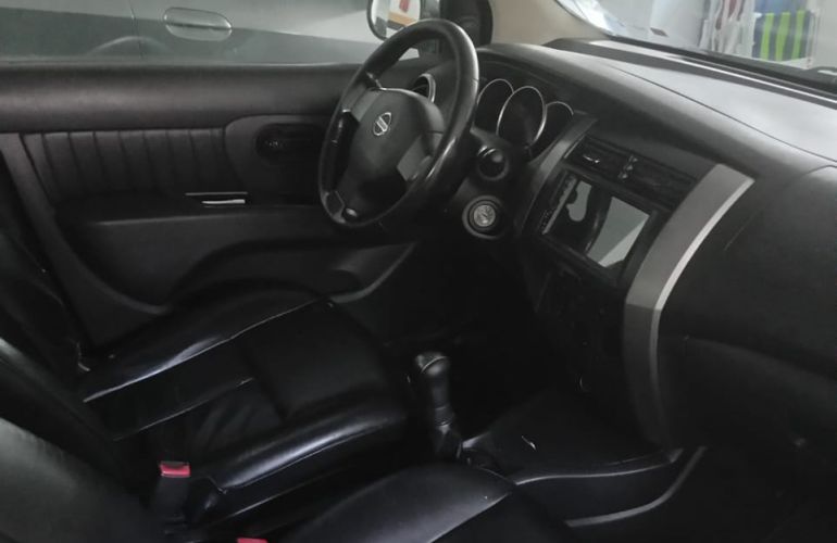 Nissan Livina X-Gear SL 1.6 16V (flex) - Foto #2