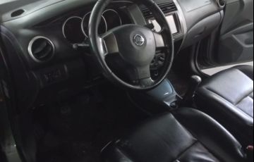 Nissan Livina X-Gear SL 1.6 16V (flex) - Foto #6