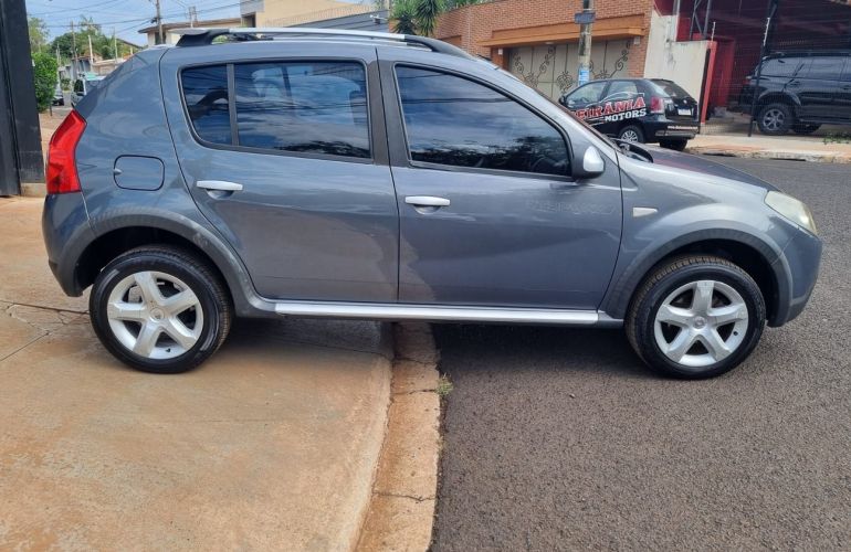 Renault Sandero 1.6 Stepway 16v - Foto #4