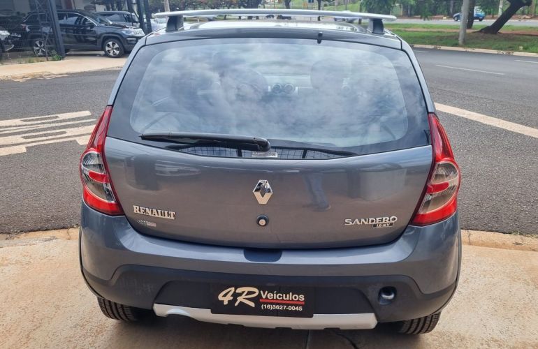 Renault Sandero 1.6 Stepway 16v - Foto #6